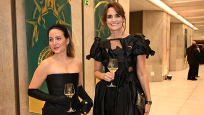 FOTO: Atmosféru akce si Daniela a Veronika vychutnávaly při sklence vína.