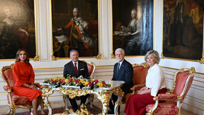 FOTO: Prezident Petr Pavel s manželkou Evou přivítali na Hradě jordánský královský pár.