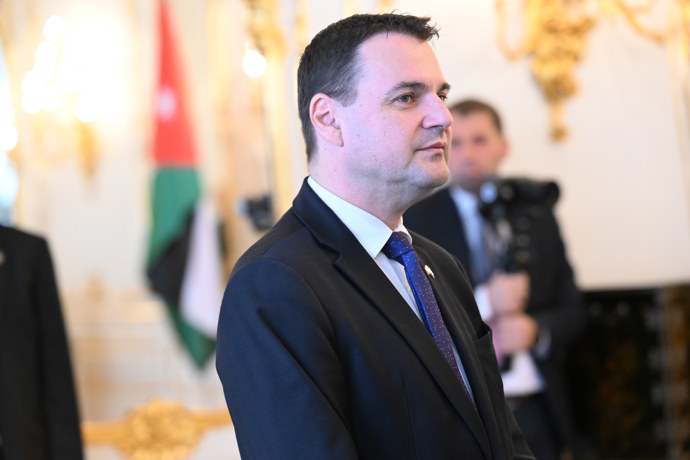 Petr Macinka čekal na příchod prezidenta a krále.
