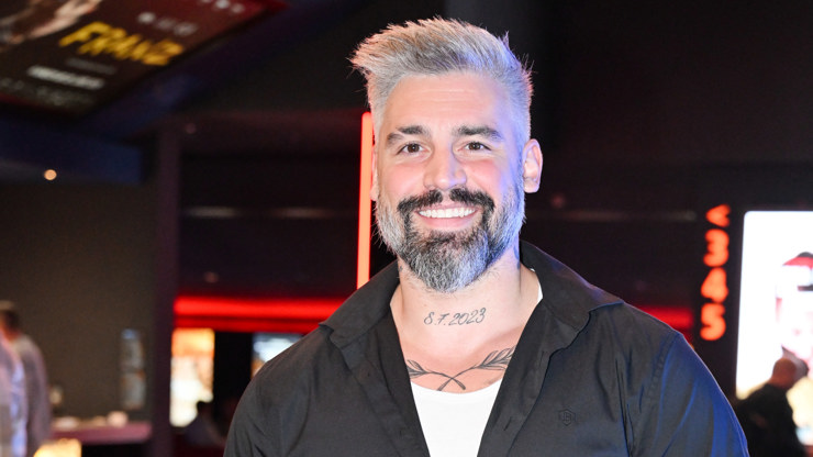 Pepa Kůrka na premiéře filmu Jedna bitva za druhou.