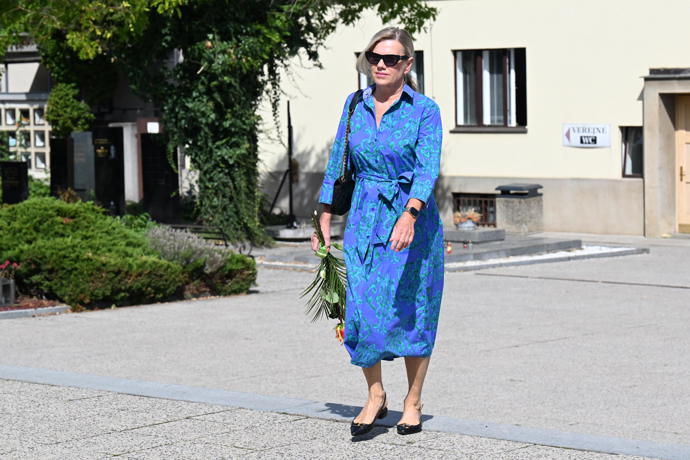 Leona Machálková přišla dát poslední sbohem Luďku Hrzalovi. 