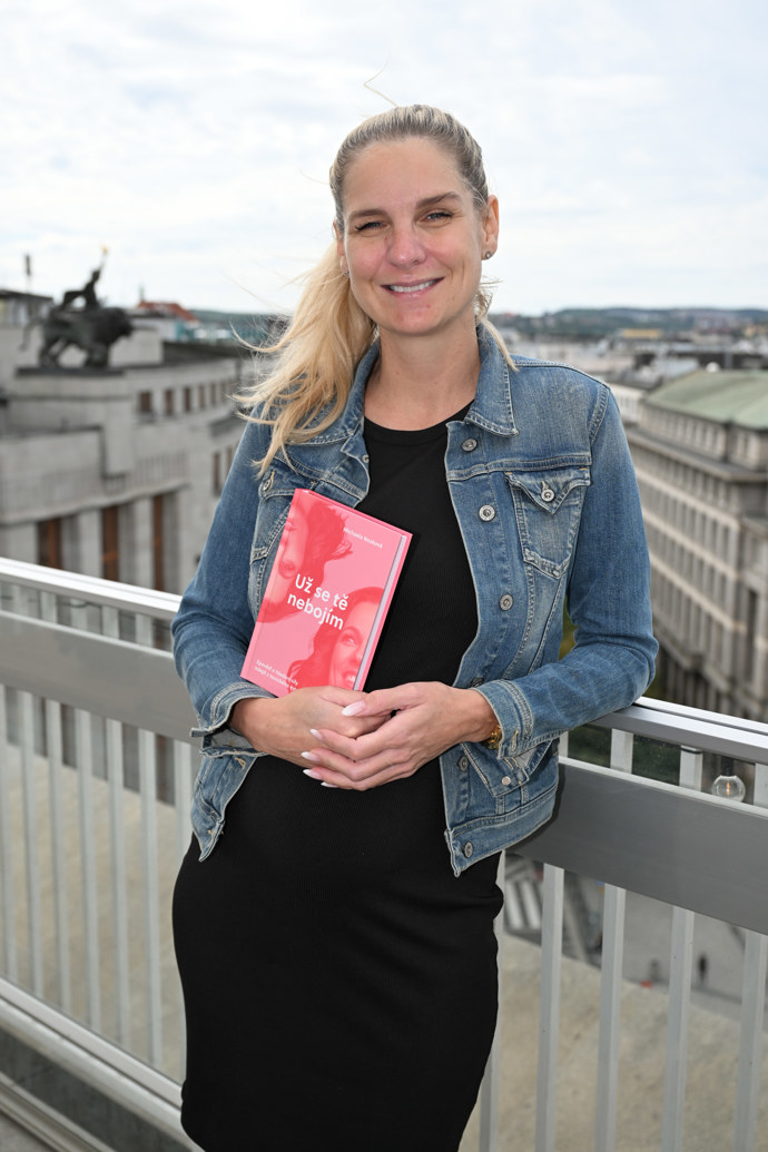 Věra Kirchnerová alias Mia na křtu knihy Michaely Noskové.