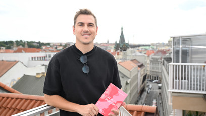 FOTO: David Gránský na křtu knihy Michaely Noskové.