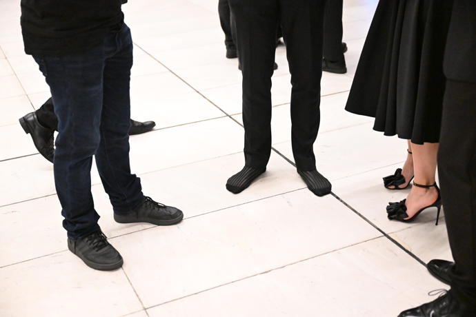 Účastníci postupně ke konci akce sundávali nepohodlnou obuv.