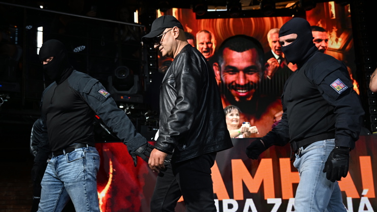 Pokoš a Policie.