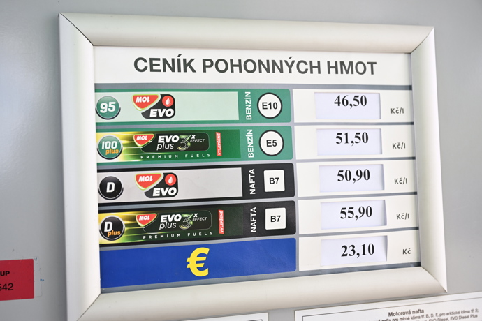 Prémiová nafta u MOL vyšla na 55,90 koruny za litr.