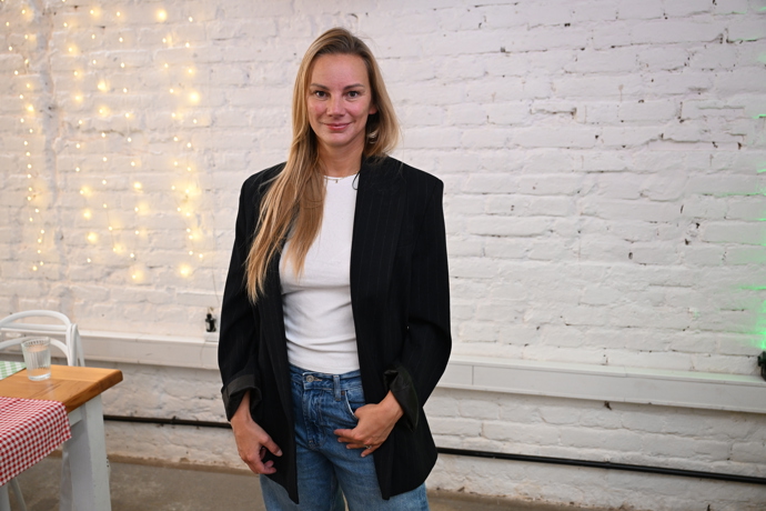 Plánovanou cestou chce Nikola splnit rodinný plán, který měli s manželem.