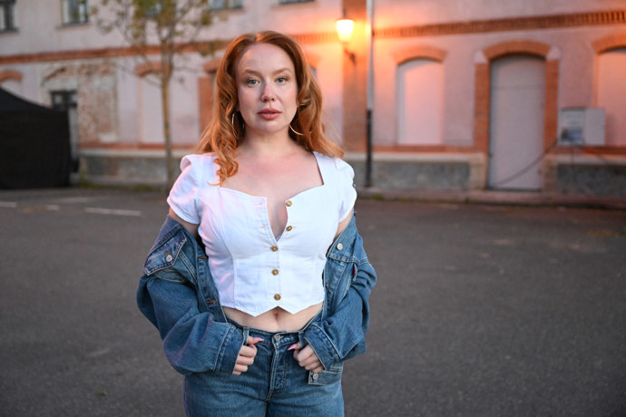 Alena Doláková vynesla nebezpečný výstřih.