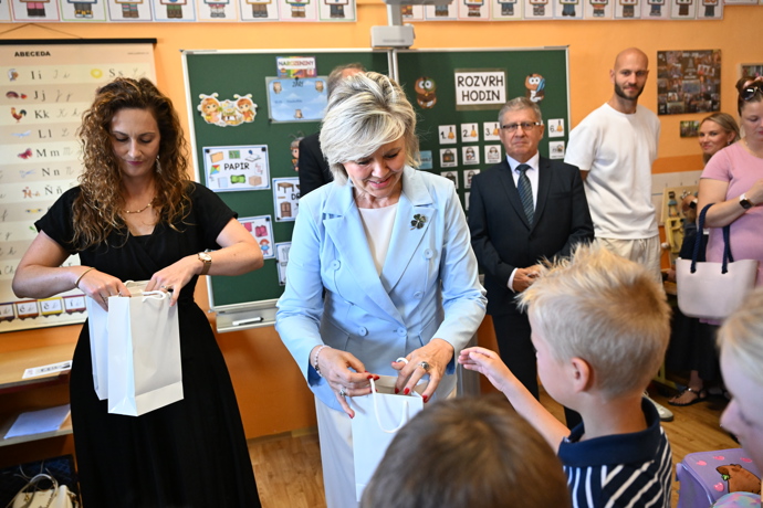 Eva Pavlová rozdávala dárky. 