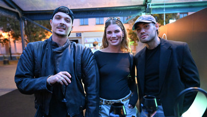 FOTO: Otakar Šenkýř, Žaneta Skružná a Renne Dang na přehlídce Hany Valtové.