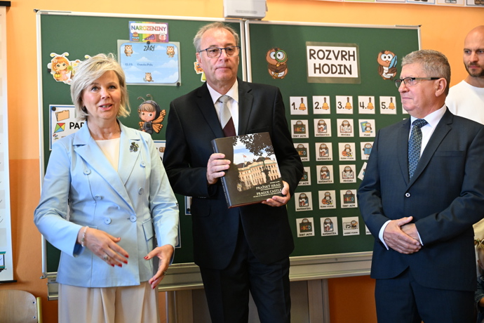 Eva Pavlová ve třídě. 