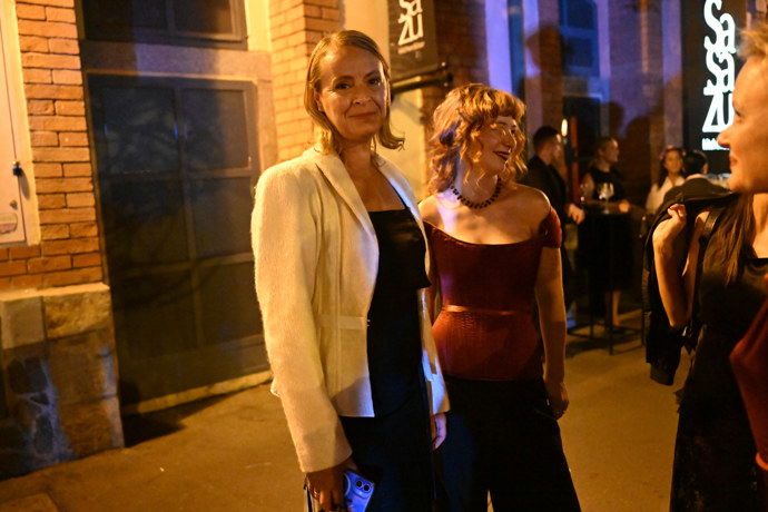 Lenka Vlasáková vsadila na černobílý model.