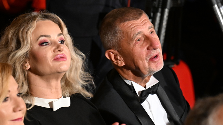 Manželé Babišovi vypadali velmi spokojeně.