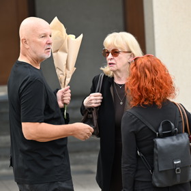 Ondřej Soukup přinesl bílé růže.