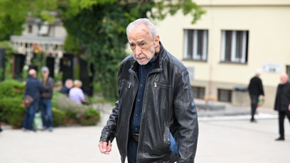 FOTO: Pavel Rímský na pohřbu Richarda Tesaříka.