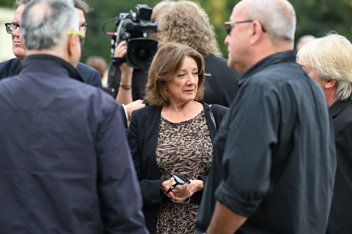 Marie Rottrová na chvíli odložila brýle.