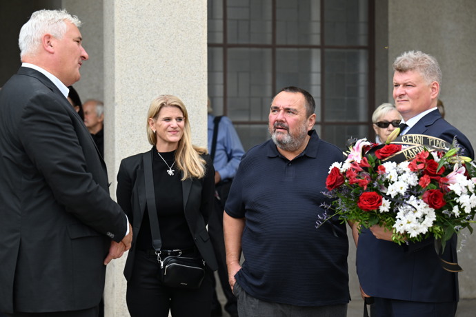 Ivan Vodochodský se přišel naposledy rozloučit s Richardem Tesaříkem.