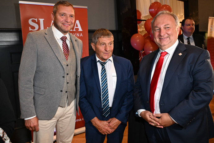 Letos se pochopitelně plánuje s jedním ze svých koní zúčastnit Velké pardubické. 