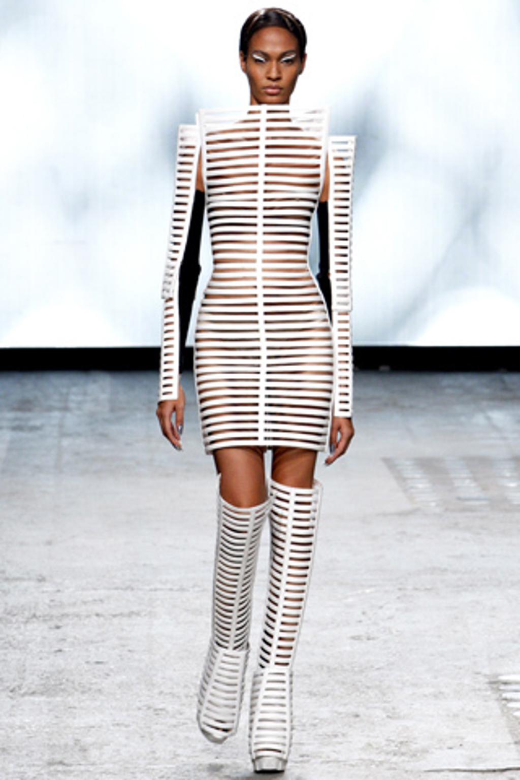 PFW: Gareth Pugh a Dries Van Noten