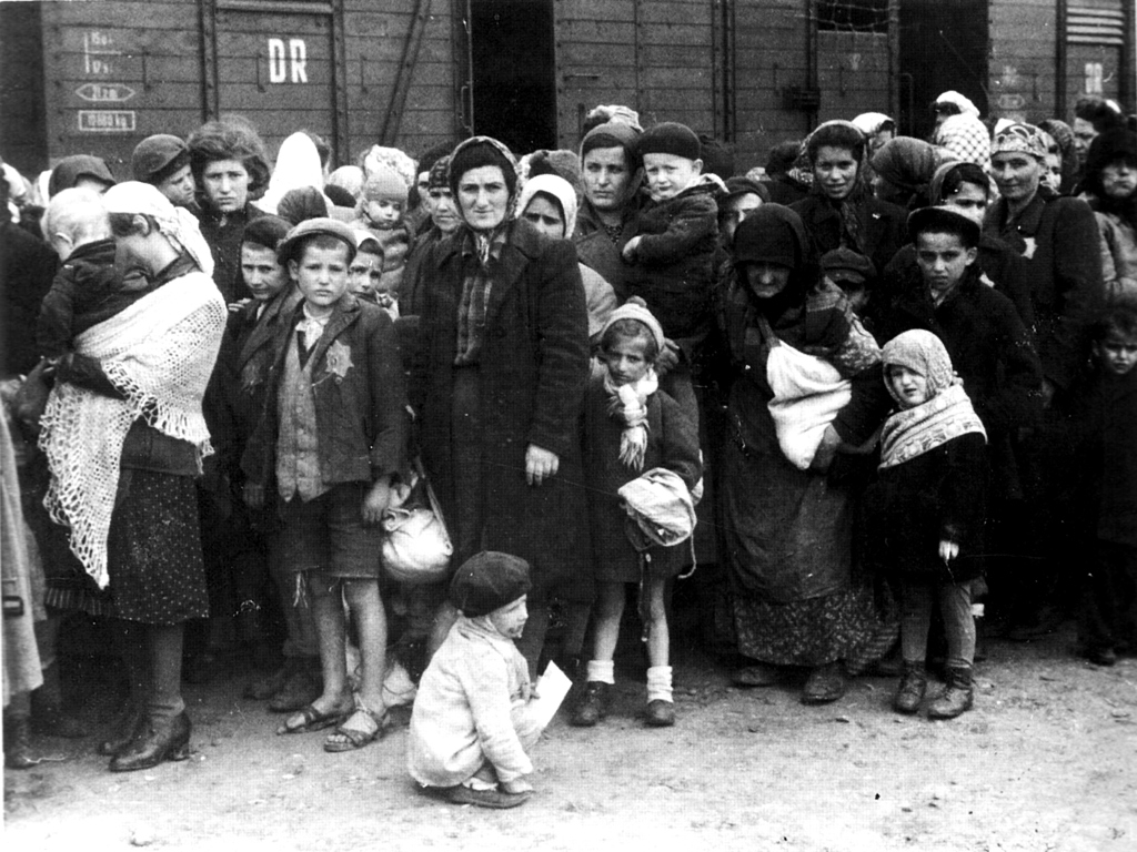 Těhotenství v koncentračních táborech: Ženy rodily v nelidských podmínkách, novorozence čekal krutý osud Těhotenství v koncentračních táborech: Ženy rodily v nelidských podmínkách, novorozence čekal krutý osud