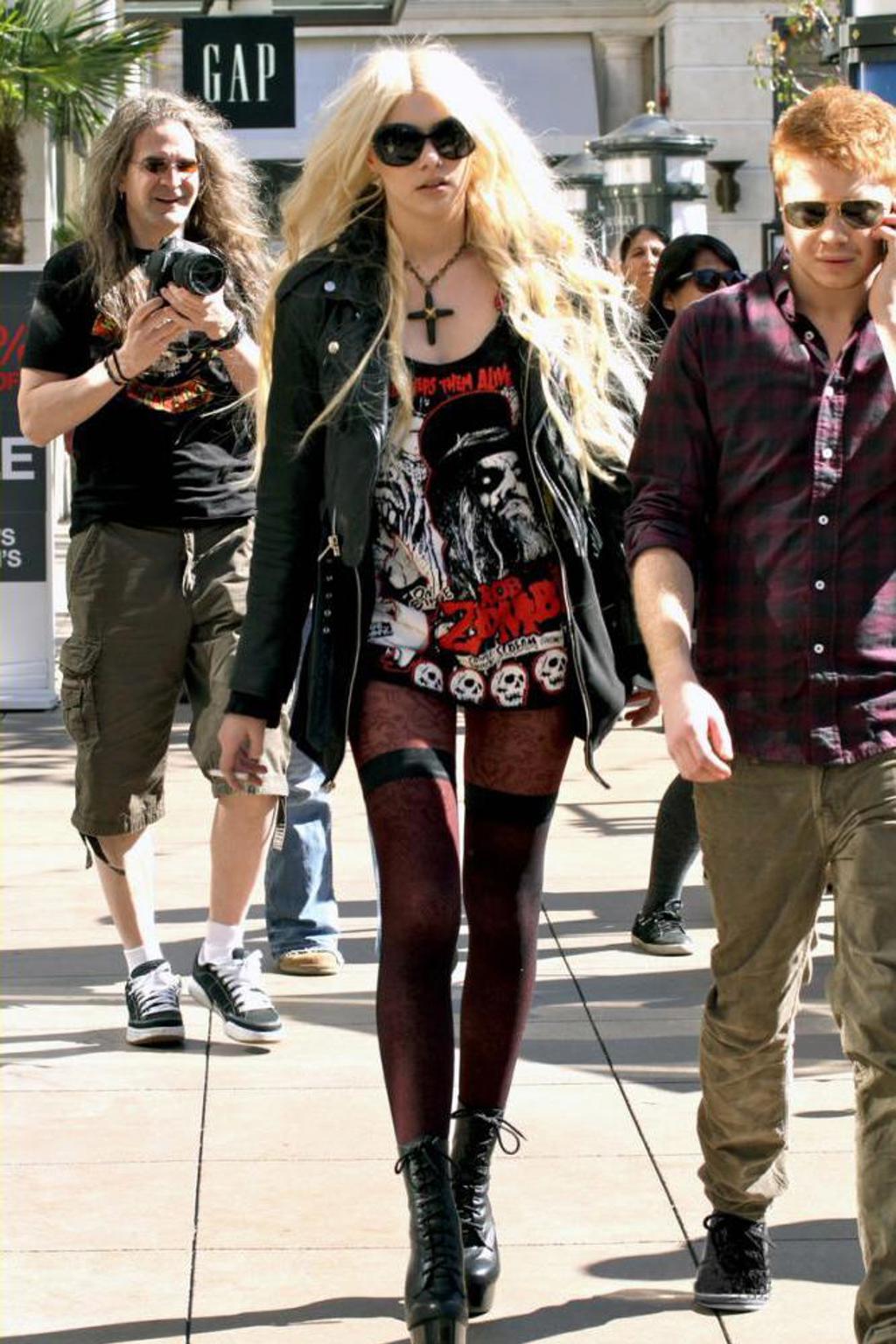 Posuďte sami: Rebelka Taylor Momsen Posuďte sami: Rebelka Taylor Momsen
