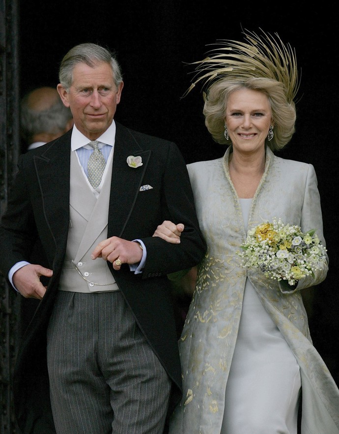 Ale abychom netěšili jen z letošních svateb. Skvělý styl pro starší nevěsty ukázala roku 2005 také budoucí britská královna Camilla.
