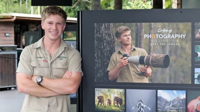 FOTO: Robert Irwin se věnuje fotografování.