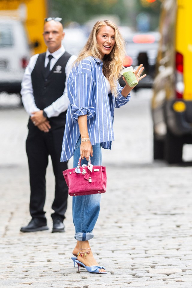  Módní inspirace dne: Herečka Blake Lively ukazuje outfit, který využijete na sklonku léta
