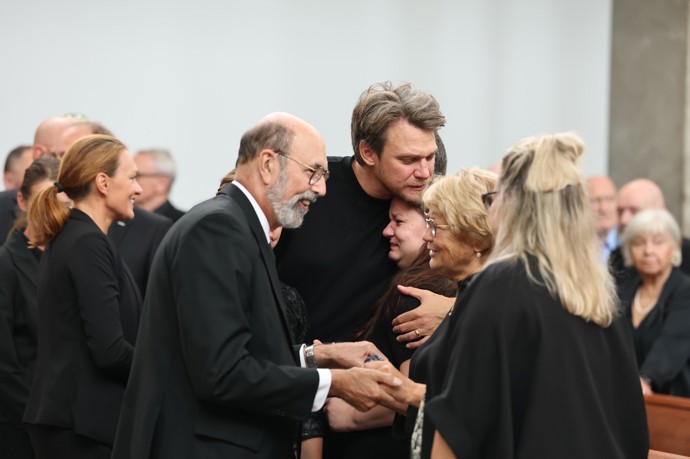 Vítězslav Marek byl strýcem Vojty Dyka. 