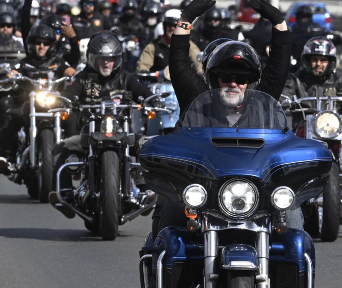 Pavel vedl asi 800 motorkářů. 