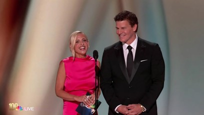 FOTO: Sarah Michelle Geller a Davidem Boreanaz po 29 letech od premiéry seriálu Buffy přemožitelka upírů.