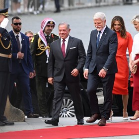Nádherná královna Ranija: Tyto elegantní šaty oblékla k českému i francouzskému prezidentovi. Inspirujte se