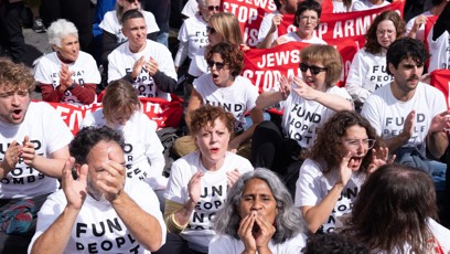 FOTO: Susan Sarandon uprostřed demonstrace.