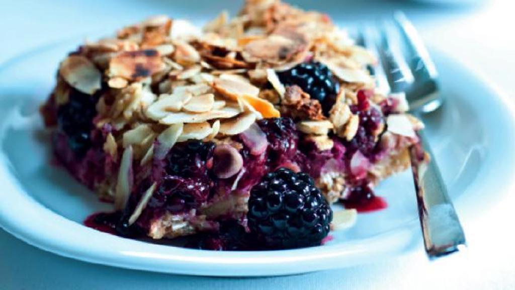 Recept na karamelové řezy s ostružinami Recept na karamelové řezy s ostružinami