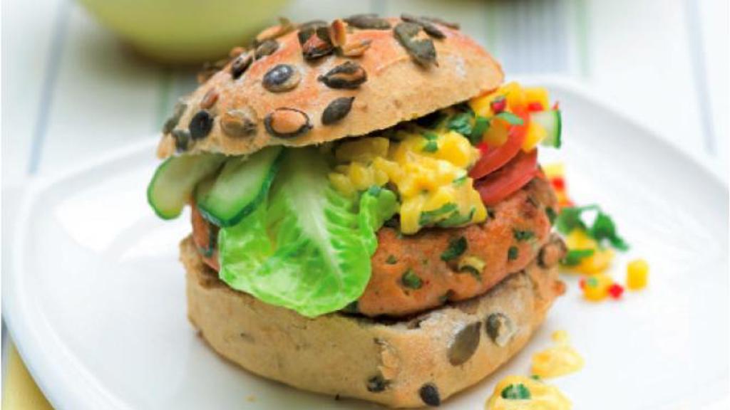 Recept na thajské krůtí burgery s mangem Recept na thajské krůtí burgery s mangem