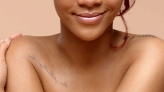 Rihanna slaví s Niveou na vlastní kůži