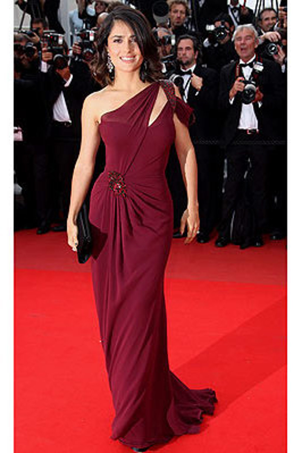 Salma Hayek vydražila v Cannes svou róbu