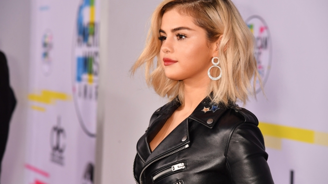 Selena Gomez má zcela nový look