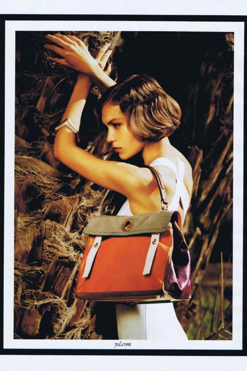 Sexy Arizona Muse ve videu pro YSL