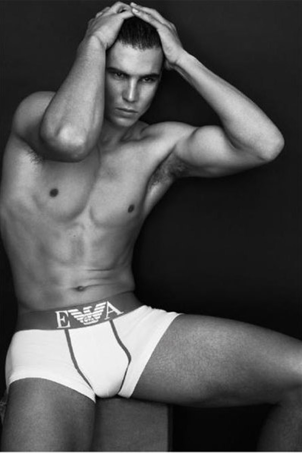 Sexy kampaň Armani pokračuje Sexy kampaň Armani pokračuje