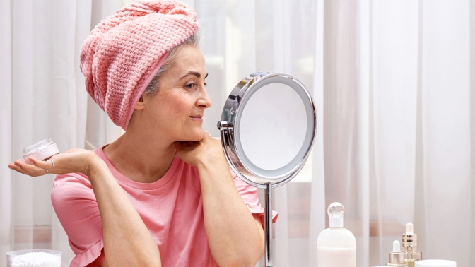 Na ucpané póry zapomeňte. Hydrofilní odličovací oleje odstraní i ten nejodolnější make-up a zbytky krémů s SPF