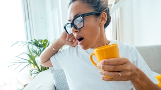 Čím nahradit kávu? Srovnali jsme účinky matchy, čekanky, kombuchy i yerba maté na vaši energii, trávení a soustředění