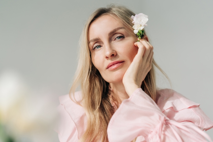 Jak dodat objem řídkým vlasům? Aplikujte blond v několika odstínech, která dodá vlasům hloubku. Jak dodat objem řídkým vlasům? Aplikujte blond v několika odstínech, která dodá vlasům hloubku.