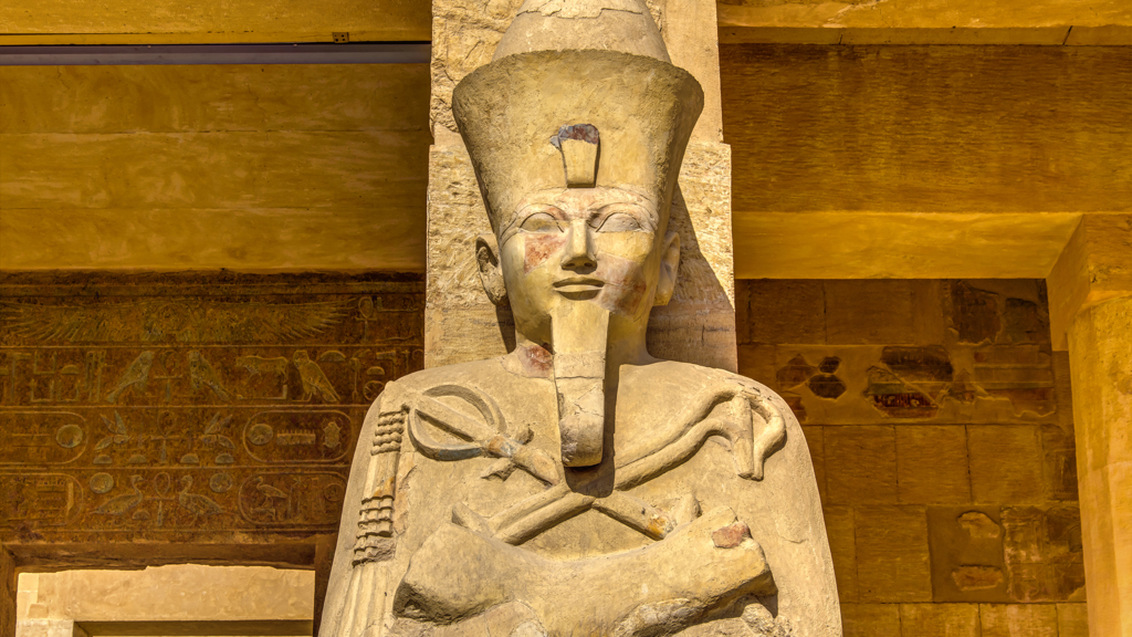 Socha královny Hatshepsut v Luxoru
