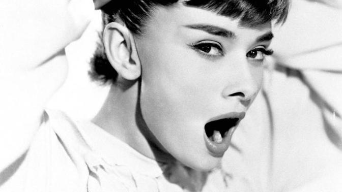 Slavné účesy slavné Audrey Hepburn