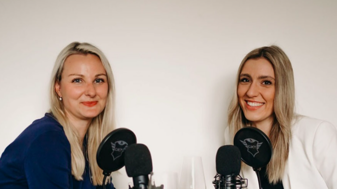  Autorky podcastu Pindy z gyndy Klára Sedmerová a Kamila Žižková