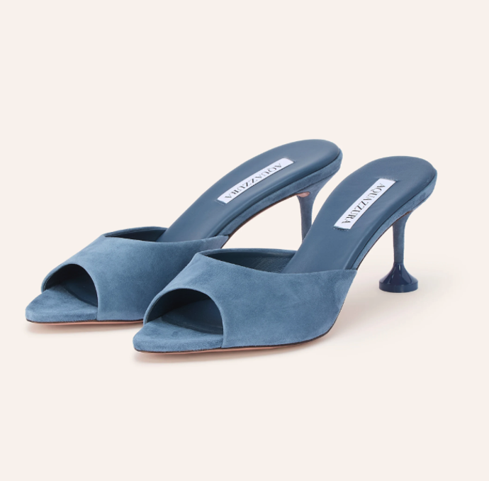 Pantofle Aquazzura, 17 030 Kč, prodává Breuninger Pantofle Aquazzura, 17 030 Kč, prodává Breuninger