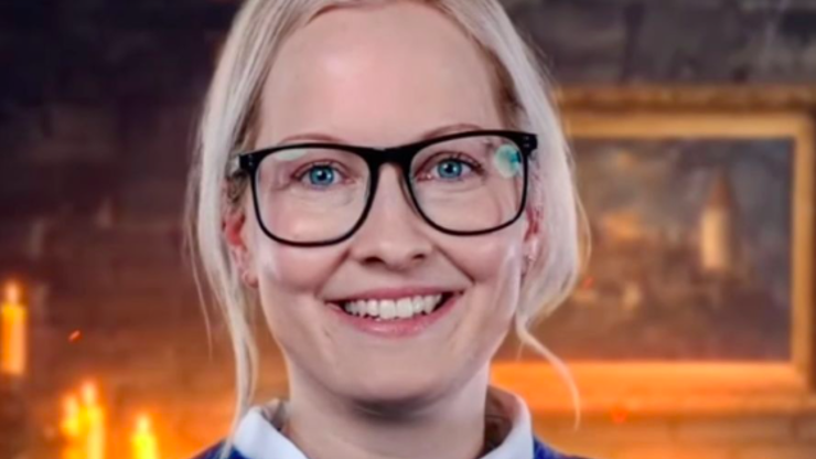 Domi je profesorka a maminka tří dětí.