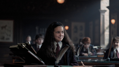 FOTO: Arabella Stanton jako Hermiona Granger v seriálu Harry Potter.