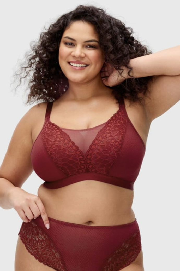 Podprsenka Elomi Tiernie Bralette, 1 929 Kč Podprsenka Elomi Tiernie Bralette, 1 929 Kč